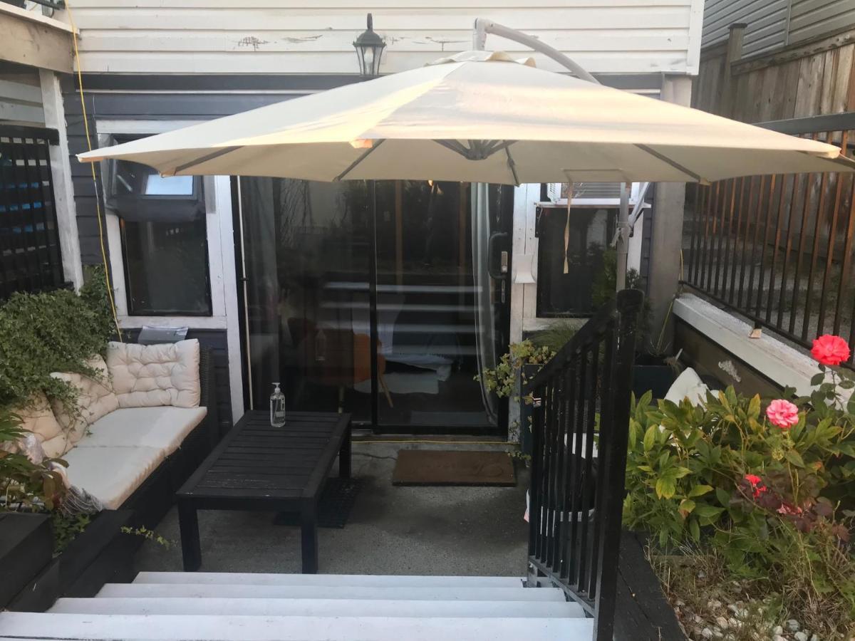 Style Basement Apartment Vancouver Exterior foto